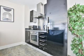 Just Stay Wales - 1 Bed Marina View Apartment - Swansea - 9
