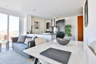 Just Stay Wales - 1 Bed Marina View Apartment - Swansea - 6
