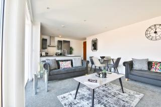 Just Stay Wales - 1 Bed Marina View Apartment - Swansea - 4