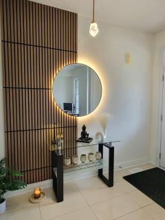 Luxury Suite - Master Bedroom - Niagara Falls - 7