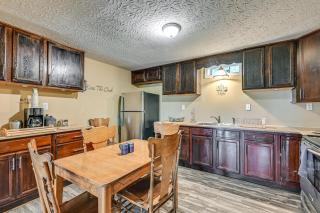 6 Mi to Lake Liberty Pet-Friendly Home with Yard - - 5