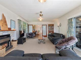 Lofty Lakeviews - Acacia Bay Holiday Home - Taupo - 5
