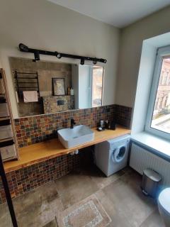 Entire Old Town Apartment, Quiet & Free Parking - Kaunas - 2