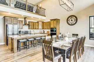 2 Mi to Lewis and Clark Lake Spacious Getaway - - 5