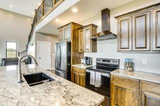2 Mi to Lewis and Clark Lake Spacious Getaway - - 3