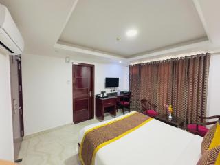 Hotel Pearl Grand White near VOLVO BUS STAND #private parking #Heated Rooms #in city centre - 5