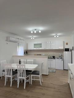 Lukic Guest house - 9