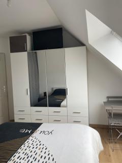 Chambre double lit King size - La Celle-sous-Gouzon - 6