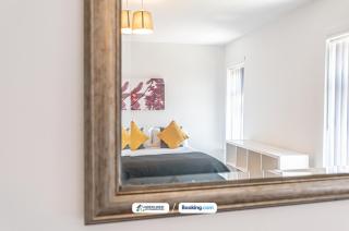 Modern 3BR House in Ince Ideal for Contractors & Long Stays - Pemberton - 2