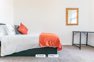 Modern 3BR House in Ince Ideal for Contractors & Long Stays - Pemberton - 4