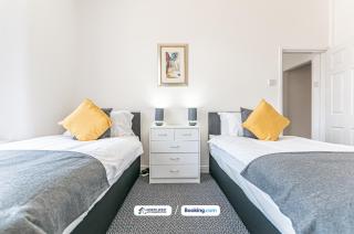 Modern 3BR House in Ince Ideal for Contractors & Long Stays - Pemberton - 9