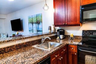 Romantic Getaway - hot tub - pool - fitness -5317 - 3