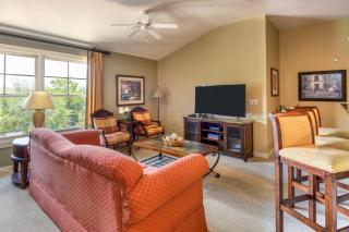 1 bedroom with walk-in shower balcony resort pool & hot tub 6304-1 - 3