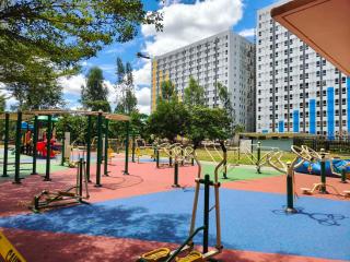 Urban Oasis for 7 with 200 mbps & Netflix - Manila - 3