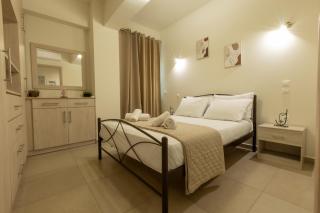 Nelly's Modern House - Naupacte - 8