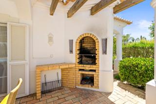 Peaceful 4BR villa on Gramacho golf resort w/ private pool - Lagoa - 1