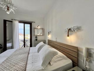 Christina Hotel, Adults Only, Heated Salt Water Pool - Naoussa - 8