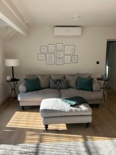 The Coach House, Barrells Court - Ullenhall - 2