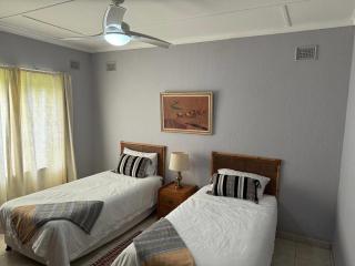 Private House with Pool - Southbroom - 4