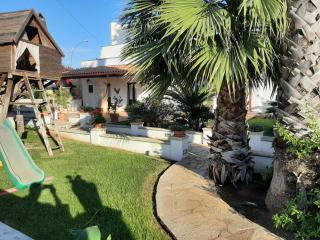 Casetta Dei Nonni con Giardino, by Apuliahome - Parabita - 2