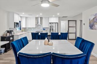 4 Br-Sleeps 10-Heated Private Pool-Fire Pit-Games - 3