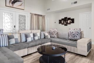 4 Br-Sleeps 10-Heated Private Pool-Fire Pit-Games - Phoenix - 1