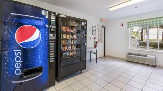 Studio 6 Extended Stay - Coral Springs, FL- Fort Lauderdale - 5