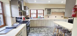 St Martins 12 Bedroom Private House or 8 Ensuite Rooms with Shared Accomodations - Tranent - 2