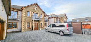 St Martins 12 Bedroom Private House or 8 Ensuite Rooms with Shared Accomodations - Tranent - 0