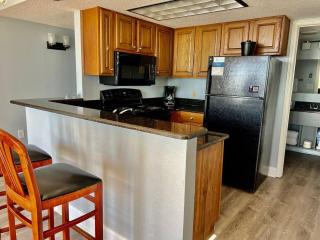Gorgeous Oceanfront Suite! 1Br Condo, Dog friendly! 706 - Myrtle Beach - 7
