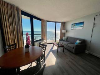 Gorgeous Oceanfront Suite! 1Br Condo, Dog friendly! 706 - Myrtle Beach - 3
