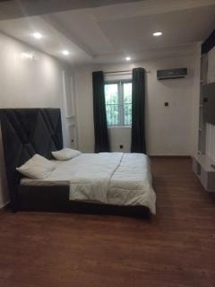 M&S Luxury Apartment - 8