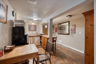 Private Studio with Kitchenette - Portland - 5