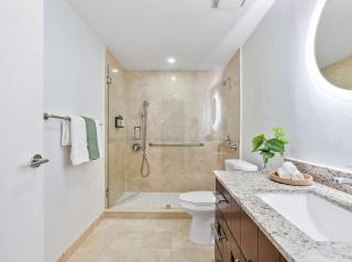 MVR - Coconut Grove-s Oasis of Comfort and Elegance - 2