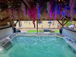 FINN VILLAGE "Mountain View Cottage" Private Garden, 9-seater HOT TUB, Firepit & Pizza Stove - Drymen - 4