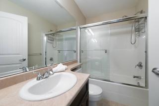 3BR 2BA Surrey Home | Quiet & Convenient - Surrey - 8