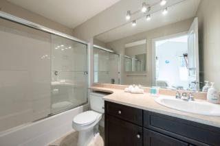 3BR 2BA Surrey Home | Quiet & Convenient - Surrey - 5