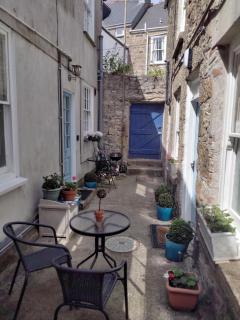 The Courtyard Mews - 1