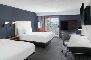 Courtyard Cleveland Airport South - 2