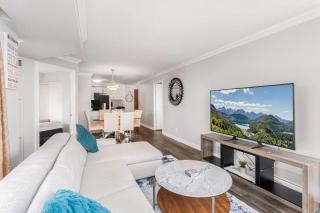 Sky Retreat | 2BR-2BA High Floor | 180° City View - Mississauga - 7