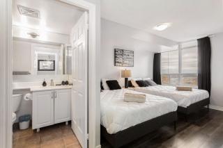 Sky Retreat | 2BR-2BA High Floor | 180° City View - Mississauga - 1