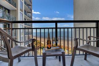 Oceanfront Studio with Full Kitche, Dogs Ok! 622 - Myrtle Beach - 4