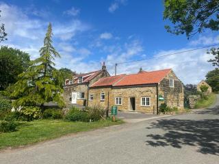 Rigg Farm Cottage - NR Whitby - Stainsacre - 0