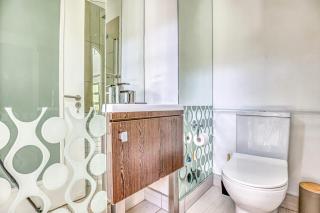 This 3rd-floor apartment boasts immaculate sunset views! - Joanesburgo - 2
