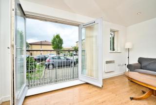 Staycation in BOW E3 Ideal for 2 - London - 4