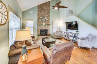 Pool and Lake Access Cozy Nest in Branson West - Branson West - 8