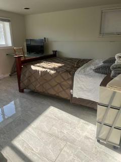 Waterfront Two-Bedroom Suite - Esquimalt - 6