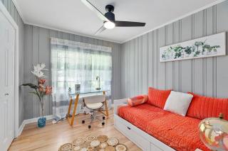 Bright Stylish Tranquil Hideaway with Cozy Porch Swing - Atlanta - 4