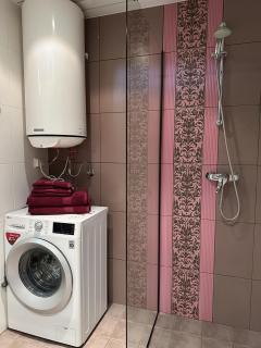 RG Aisa Apartment - 1