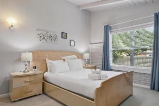 Charming 3Bed 2Bath Hidden Gem w Yard Sleeps 6 - Richardson - 8